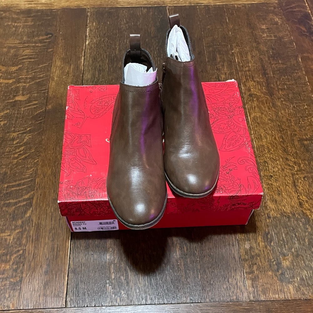 America Rag Faux Leather Dark Brown Chelsea Cadee Ankle Boots 8.5 - Picture 9 of 13
